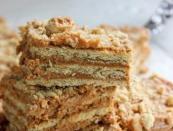 Торт из печенья без выпечки со сгущенкой: рецепты с фото